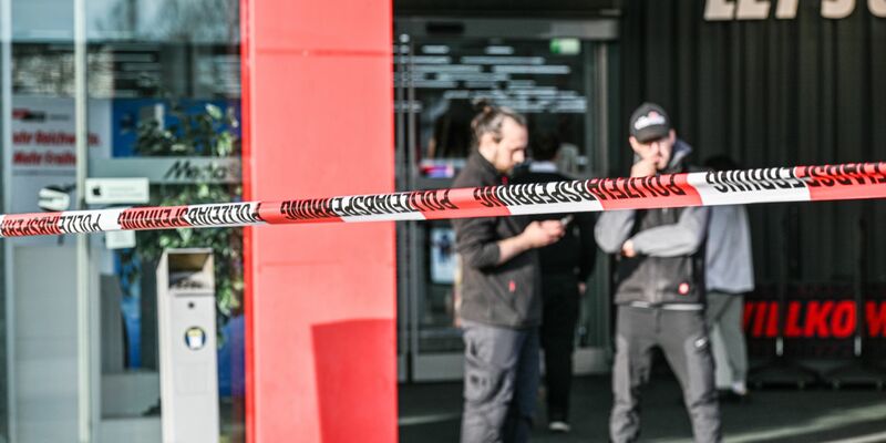 Nach Angaben der Beamten besteht für die Öffentlichkeit keine Gefahr.  - Foto: Jason Tschepljakow/dpa