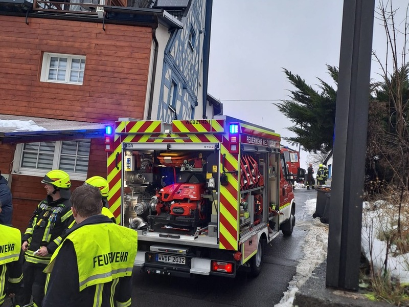 FW VG Westerburg: Wohnhaus nach Zimmerbrand unbewohnbar - Haustiere konnten nicht gerettet werden - Foto: presseportal.de