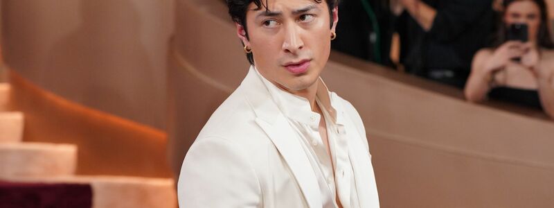 Connor Storrie (25) am Sonntag in Beverly Hills bei den Golden Globes. (Archivbild) - Foto: Jordan Strauss/Invision/AP/dpa