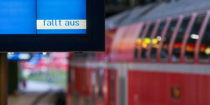Bahn entschuldigt sich für falsche Entschädigungsschreiben (Foto-Archiv). - Foto: Bodo Marks/dpa