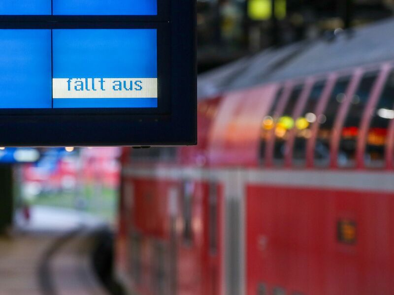 Bahn entschuldigt sich für falsche Entschädigungsschreiben (Foto-Archiv). - Foto: Bodo Marks/dpa