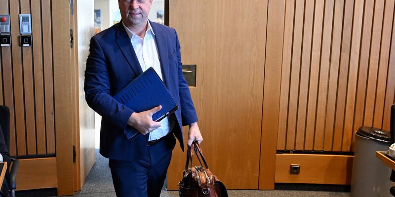 Der FDP-Politiker Joachim Stamp hatte von der Ampel-Regierung den Auftrag, Migrationsabkommen mit Herkunftsstaaten abzuschließen, um Arbeitsmigration zu fördern und Abschiebungen zu erleichtern. (Archivfoto) - Foto: Federico Gambarini/dpa