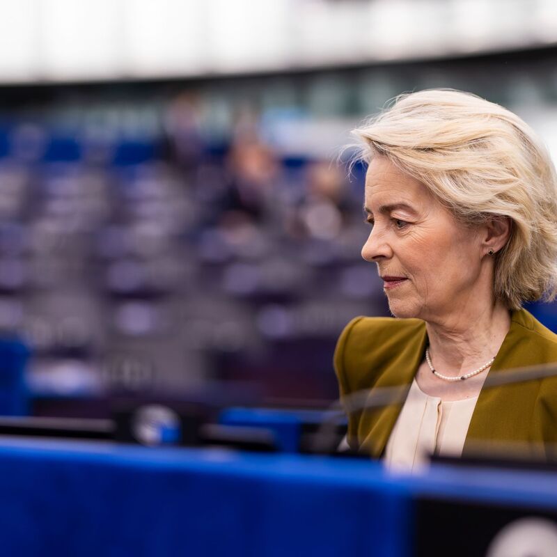 Vorherige Misstrauensanträge gegen Ursula von der Leyens EU-Kommission scheiterten deutlich. (Archivbild) - Foto: Philipp von Ditfurth/dpa