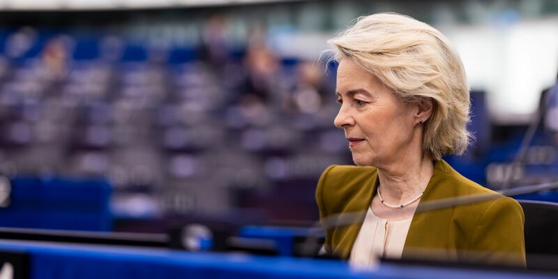 Vorherige Misstrauensanträge gegen Ursula von der Leyens EU-Kommission scheiterten deutlich. (Archivbild) - Foto: Philipp von Ditfurth/dpa