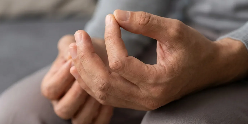 Finger-Tippen: Einfache Übung stärkt Gehirn und Motorik - Foto: über boerse-global.de