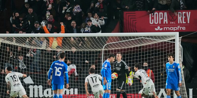 Alvaro Arbeloa erlebte ein wildes Debüt als Trainer von Real Madrid. - Foto: Jose Breton/AP/dpa