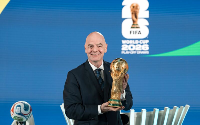 Gianni Infantino zeigt sich glücklich über die Zahl der Ticketanfragen für die WM. (Archivbild) - Foto: Claudio Thoma/KEYSTONE/dpa
