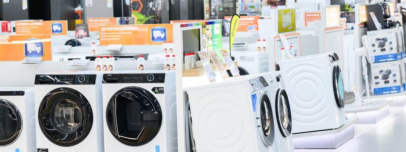Für jedes Waschmaschinenmodell sollen Ersatzteile künftig mindestens für eine Dauer von zehn Jahren nach Ende der Produktion zur Verfügung stehen. (Symbolbild) - Foto: Julian Stratenschulte/dpa