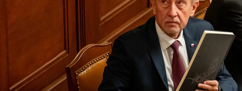 Tschechiens Ministerpräsident Andrej Babis kann nach einer gewonnenen Vertrauensabstimmung weiterregieren. (Archivbild) - Foto: Deml Ondøej/CTK/dpa