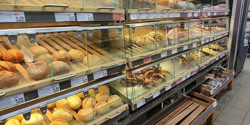 Brotregal im Supermarkt (Archiv) - Foto: via dts Nachrichtenagentur