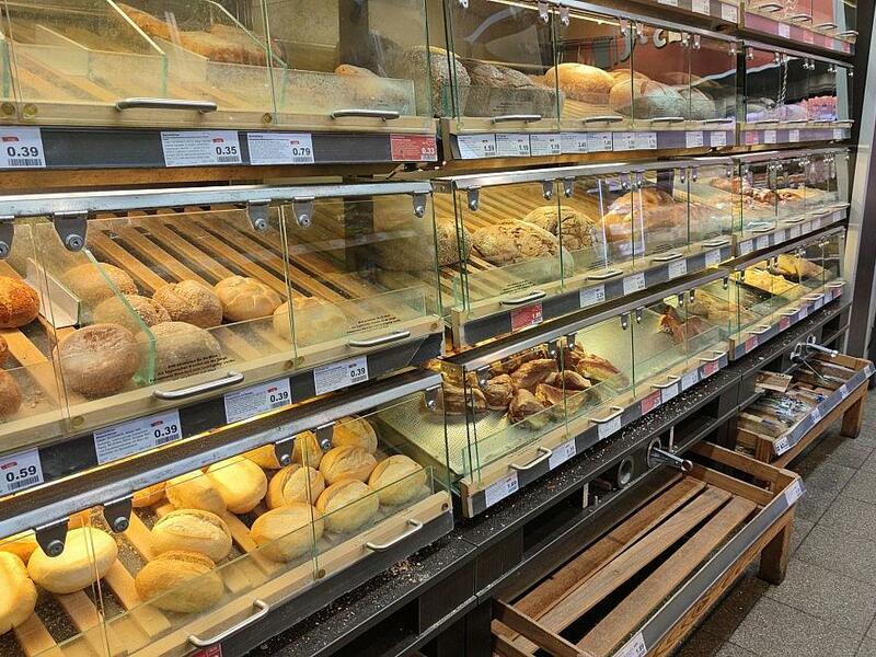 Brotregal im Supermarkt (Archiv) - Foto: via dts Nachrichtenagentur