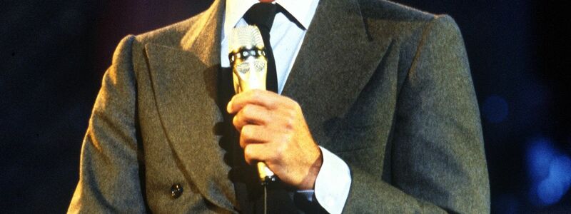 Der spanische Sänger Julio Iglesias hat die gegen ihn erhobenen Vorwürfe des sexuellen Missbrauchs zurückgewiesen. Die spanische Staatsanwaltschaft nahm Ermittlungen auf. (Archivfoto) - Foto: Martin Athenstädt/dpa