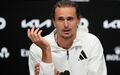 Ein Vorschlag für die Medien? Tennisprofi Alexander Zverev sagt, er würde sich mehr an Fakten halten. - Foto: Aaron Favila/AP/dpa