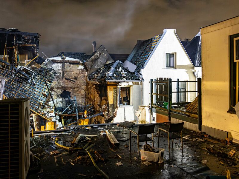 Häuser in Utrecht sind nach einer Explosion vom Donnerstag stark beschädigt. - Foto: Laurens Niezen/ANP/dpa