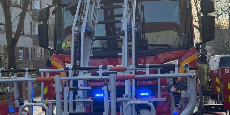 FW Dresden: Wohnungsbrand in Mehrfamilienhaus - keine Verletzten - Foto: presseportal.de