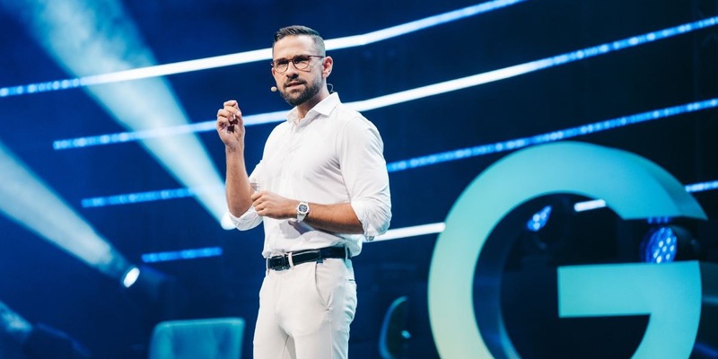 Für Unternehmer, die im Tagesgeschäft untergehen: Enis Eisfeld erklärt, wie Sie wieder die Kontrolle über Ihr Business bekommen - Foto: presseportal.de