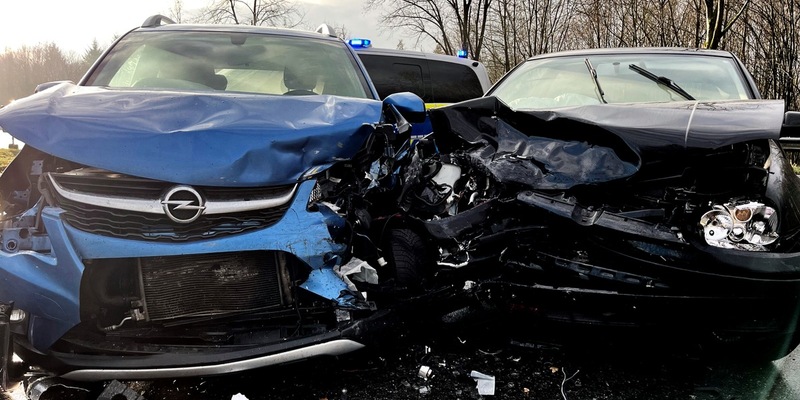 POL-MI: Verkehrsunfall mit zwei Verletzten - Foto: presseportal.de