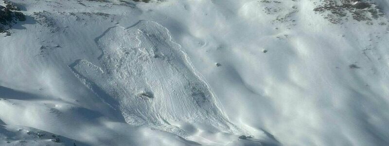 Im Raum Bad Hofgastein gab es einen Lawinenabgang - eine Frau starb in den Schneemassen.  - Foto: Unbekannt/BERGRETTUNG SALZBURG/APA/dpa