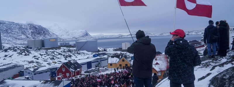 Tausende protestierten gegen Trumps Annexionspläne.  - Foto: Evgeniy Maloletka/AP/dpa