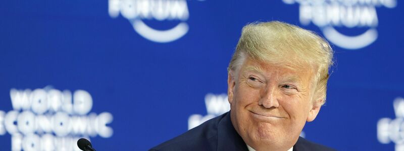 Trump schimpft über die Globalisierung. Aber er scheint sich in Davos wohlzufühlen: Als US-Präsident nimmt er bereits zum dritten Mal persönlich teil. (Archivbild) - Foto: Gian Ehrenzeller/KEYSTONE/dpa