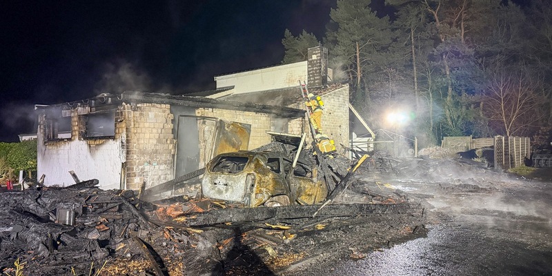 FW Osterholz-Scharm.: Gebäudebrand - Foto: presseportal.de