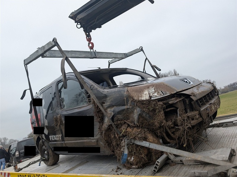 POL-PDLD: Trunkenheitsfahrt endet mit Verkehrsunfall - Foto: presseportal.de