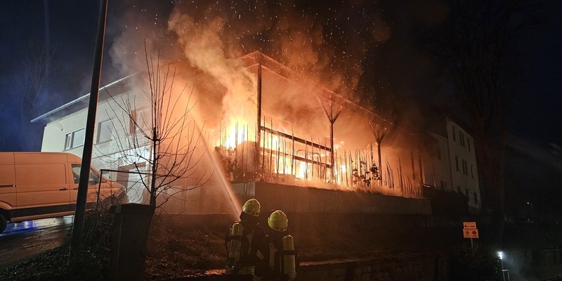 KFV-CW: Millionenschaden bei Großbrand in Nagold - Keine Verletzten - 120 Einsatzkräfte vor Ort - Foto: presseportal.de