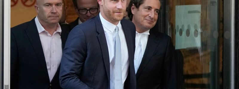 Prinz Harry sagte bereits bei seiner Klage gegen den Verlag des «Daily Mirror» als Zeuge vor Gericht aus. (Archivbild)  - Foto: Frank Augstein/AP/dpa