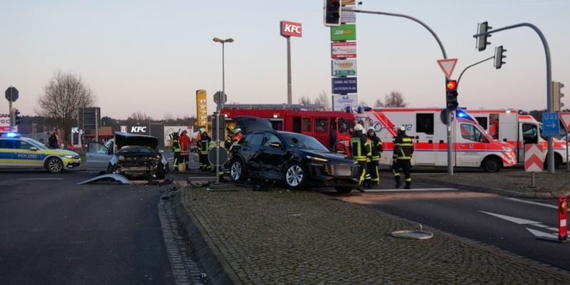 POL-ROW: ++ Schwerer Unfall an der Autobahn-Kreuzung in Bockel: Baby schwer verletzt ++ - Foto: presseportal.de