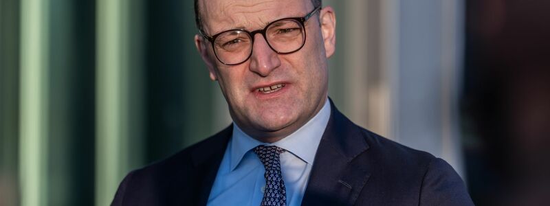 Kanzler Merz bekräftigt seine Kritik an der Höhe des Krankenstandes in Deutschland - Foto: Michael Kappeler/dpa