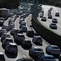  In der südafrikanischen Stadt Vanderbijlpark, in der Nähe von Johannesburg, wurden zwölf Kinder bei einem Schuldbus-Unfall getötet. (Symbolfoto) - Foto: Kim Ludbrook/dpa