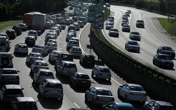  In der südafrikanischen Stadt Vanderbijlpark, in der Nähe von Johannesburg, wurden zwölf Kinder bei einem Schuldbus-Unfall getötet. (Symbolfoto) - Foto: Kim Ludbrook/dpa