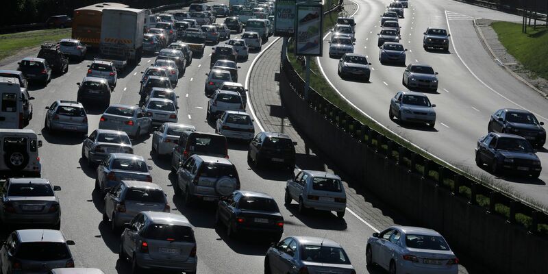  In der südafrikanischen Stadt Vanderbijlpark, in der Nähe von Johannesburg, wurden zwölf Kinder bei einem Schuldbus-Unfall getötet. (Symbolfoto) - Foto: Kim Ludbrook/dpa