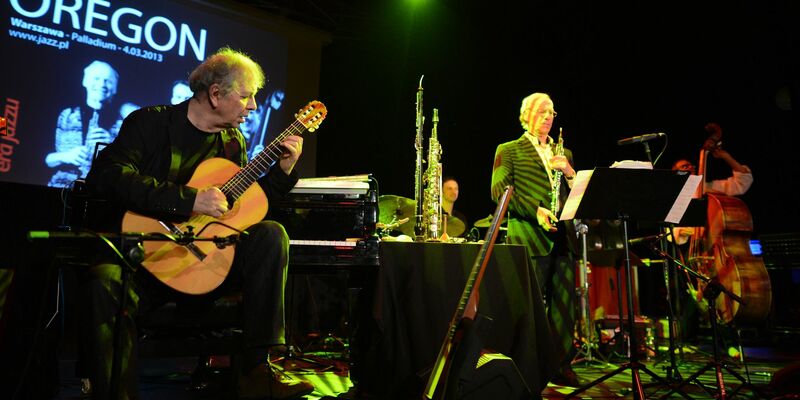 Der US-Jazzgitarrist Ralph Towner (links) ist im Alter von 85 Jahren in Rom gestorben. (Archivbild) - Foto: picture alliance / dpa