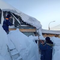 Die Behörden auf der fernöstlichen Halbinsel Kamtschatka rechnen noch mit tagelangen Einsätzen, um dem Schneechaos Herr zu werden.  - Foto: -/Government of Kamchatka Territory via XinHua/dpa