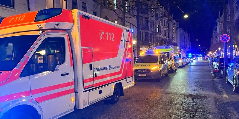 FW Bremerhaven: CO-Alarm in Mehrfamilienhaus - 17 Personen evakuiert - Foto: presseportal.de