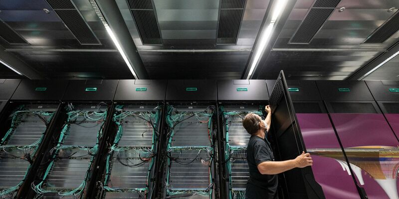 «Wenn man die Kernsysteme nicht modernisiert, redet man mit KI nur etwas schön.» (Archivbild) - Foto: Marijan Murat/dpa