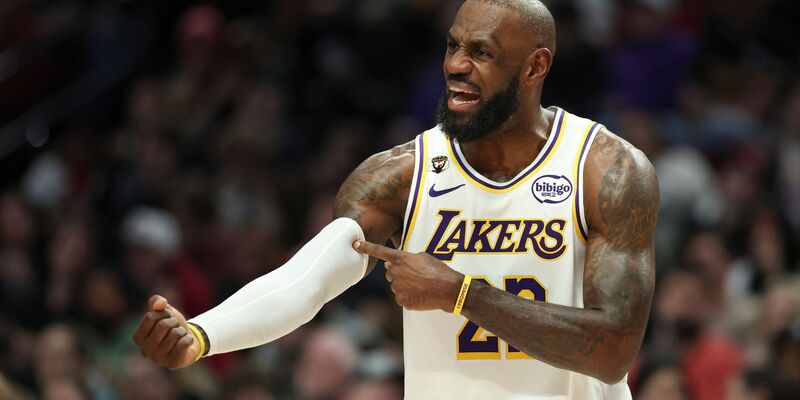 LeBron James gehört nach langer Zeit nicht zur Startformation im All-Star-Spiel der NBA. - Foto: Amanda Loman/AP/dpa
