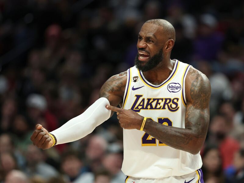 LeBron James gehört nach langer Zeit nicht zur Startformation im All-Star-Spiel der NBA. - Foto: Amanda Loman/AP/dpa