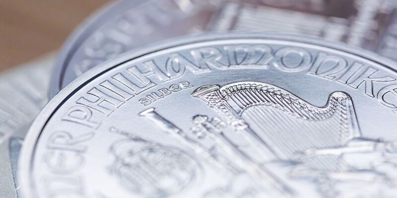 Die Preise für Silber und Gold steigen weiter. - Foto: Fernando Gutierrez-Juarez/dpa