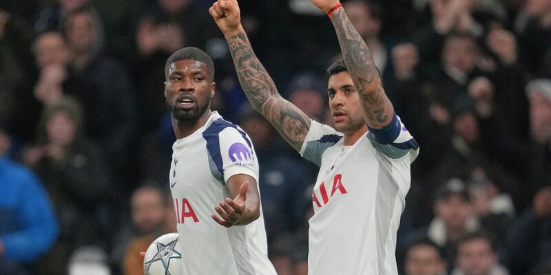 Tottenhams Dominic Solanke erzielte das 2:0 für die Spurs per Stolpertor. - Foto: Kin Cheung/AP/dpa