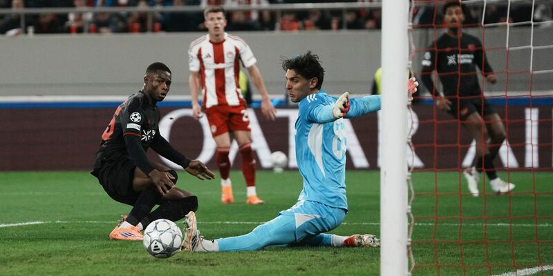 Mehdi Taremi sorgte kurz vor der Pause für das 2:0. - Foto: Thanassis Stavrakis/AP/dpa