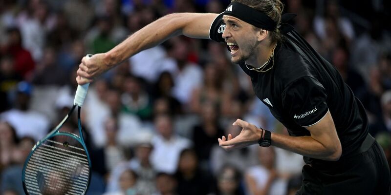 Alexander Zverev steht bei den Australian Open in Runde drei. - Foto: James Ross/AAP/dpa