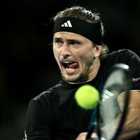 Carlos Alcaraz steht in Melbourne im Achtelfinale. - Foto: Joel Carrett/AAP/dpa