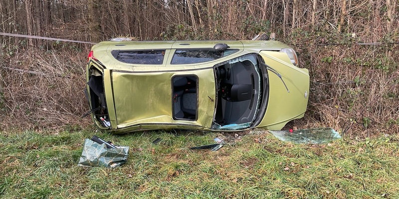 FW Alpen: Person eingeklemmt - Foto: presseportal.de