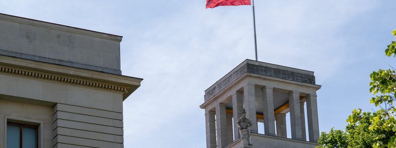 Die Beschuldigte soll Kontakte in die russische Botschaft unterhalten haben. (Archivbild) - Foto: Soeren Stache/dpa