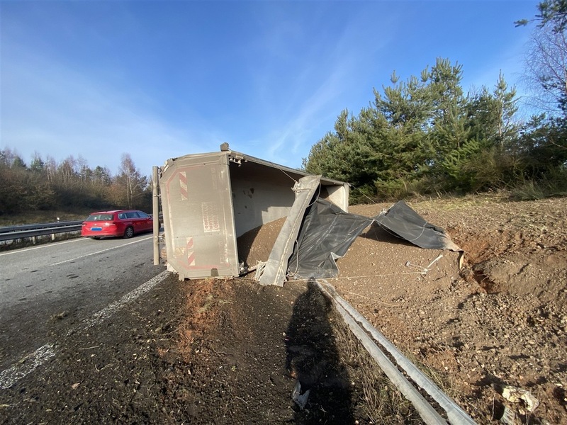 POL-PASTKL: Reifenplatzer sorgt für Verkehrsunfall - Foto: presseportal.de