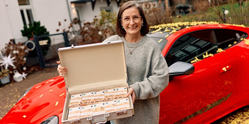Endlich kann ich auch mal unvernünftig sein!- 10-Euro-Los katapultiert Mutter aus Mühlheim vom Kleinwagen in den Porsche - Foto: presseportal.de