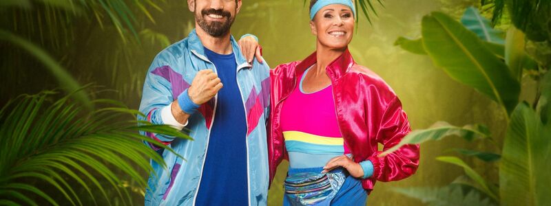 Moderator Jan Köppen und Sonja Zietlow erwarten neue Promis zu Dschungelprüfungen. - Foto: Pascal Bünning/RTL/dpa