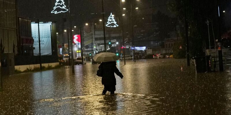 Menschen wurden aufgerufen, möglichst zu Hause zu bleiben. - Foto: Petros Giannakouris/AP/dpa